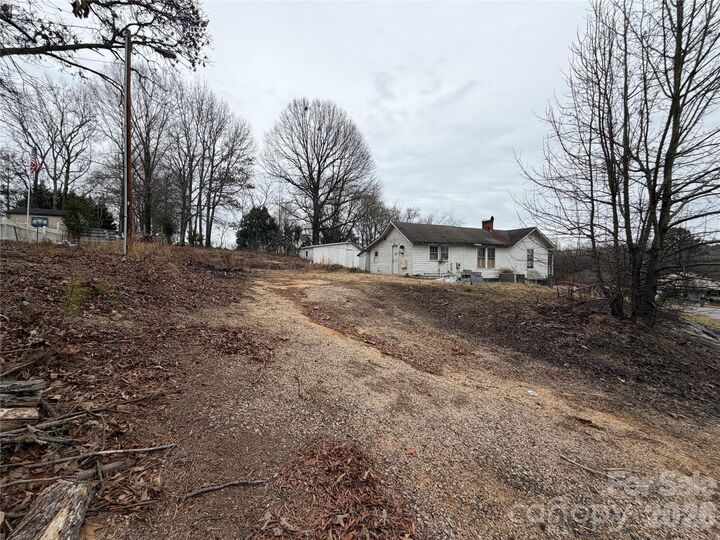 Property Photo:  1814 W C Street  NC 28081 