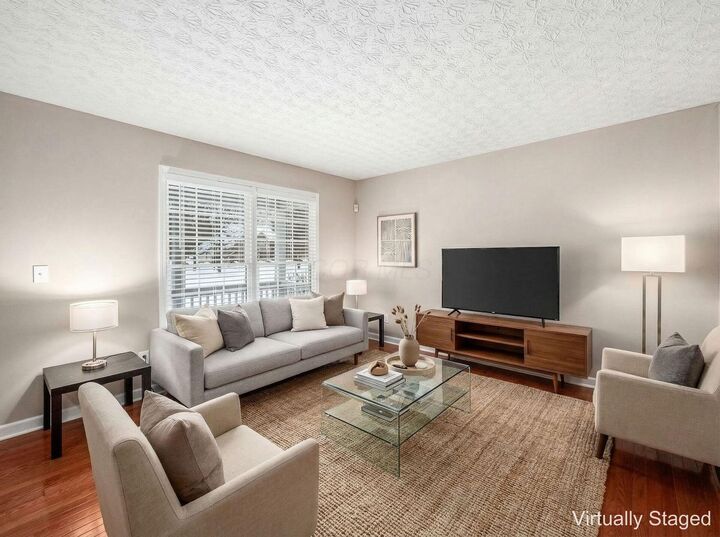 Property Photo: 1295 Dobbins Drive OH 43054