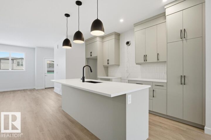 Property Photo:  9115 Elves Loop NW  AB T6M 3G2 