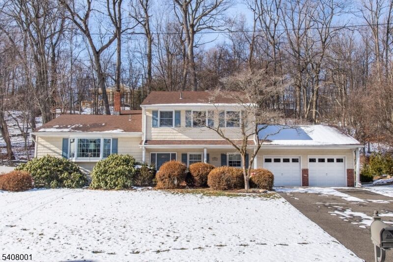 Property Photo: 686 Kennedy Dr NJ 07676
