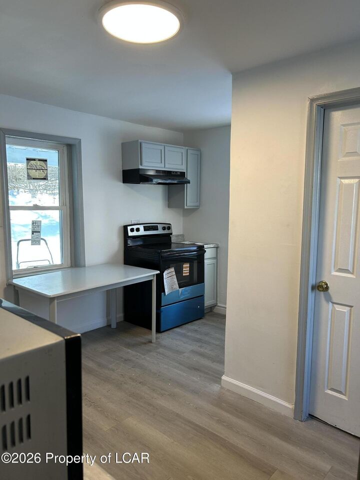 Property Photo: 32 Middleburg Street PA 18661