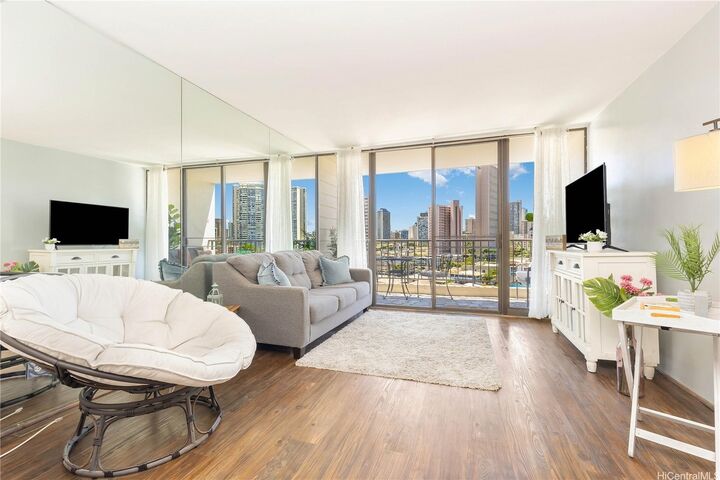 Property Photo:  739 Hausten Street 901  HI 96826 