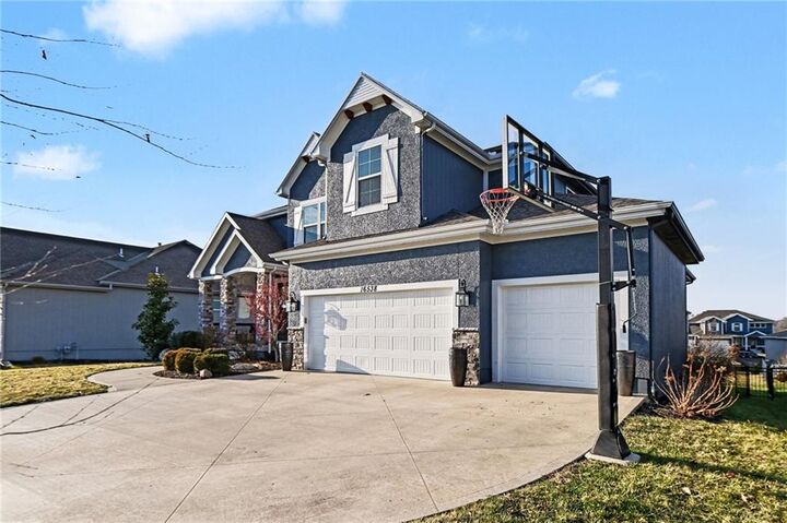 Property Photo:  16538 S Lichtenauer Drive  KS 66062 