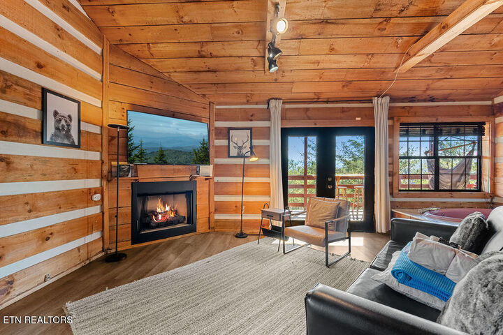 Property Photo: 1883 Blackberry Way TN 37876