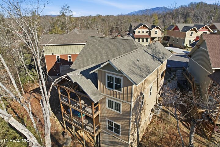 Property Photo:  1019 Potters Way  TN 37738 