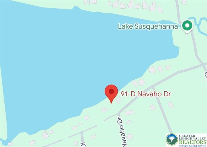 Property Photo:  91 Navaho Drive D  PA 18655 