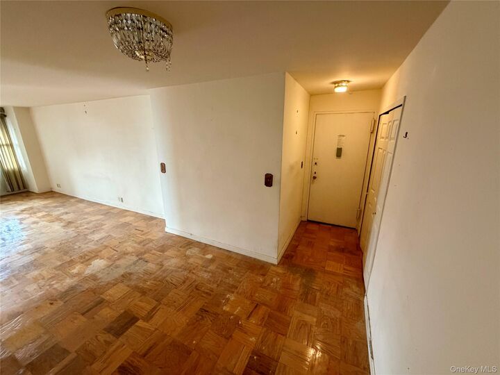 Property Photo:  70-25 Yellowstone Boulevard 3H  NY 11375 