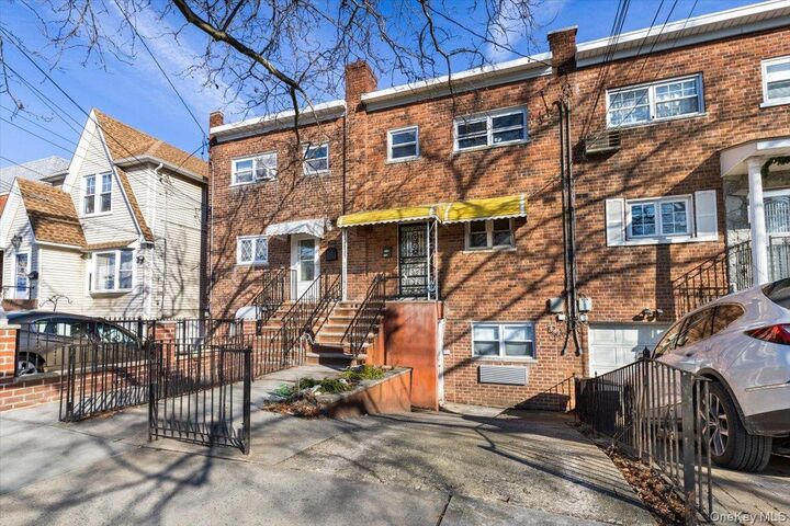 Property Photo:  238A Throggs Neck Boulevard  NY 10465 