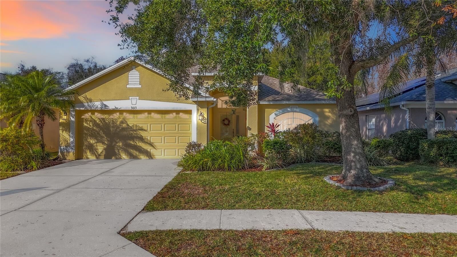 Property Photo:  3013 Trinity Cottage Drive  FL 34638 
