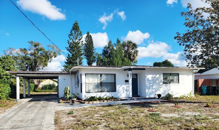 Property Photo:  535 Romano Avenue  FL 32807 