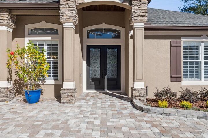 Property Photo: 7611 Earlwood Avenue FL 32757