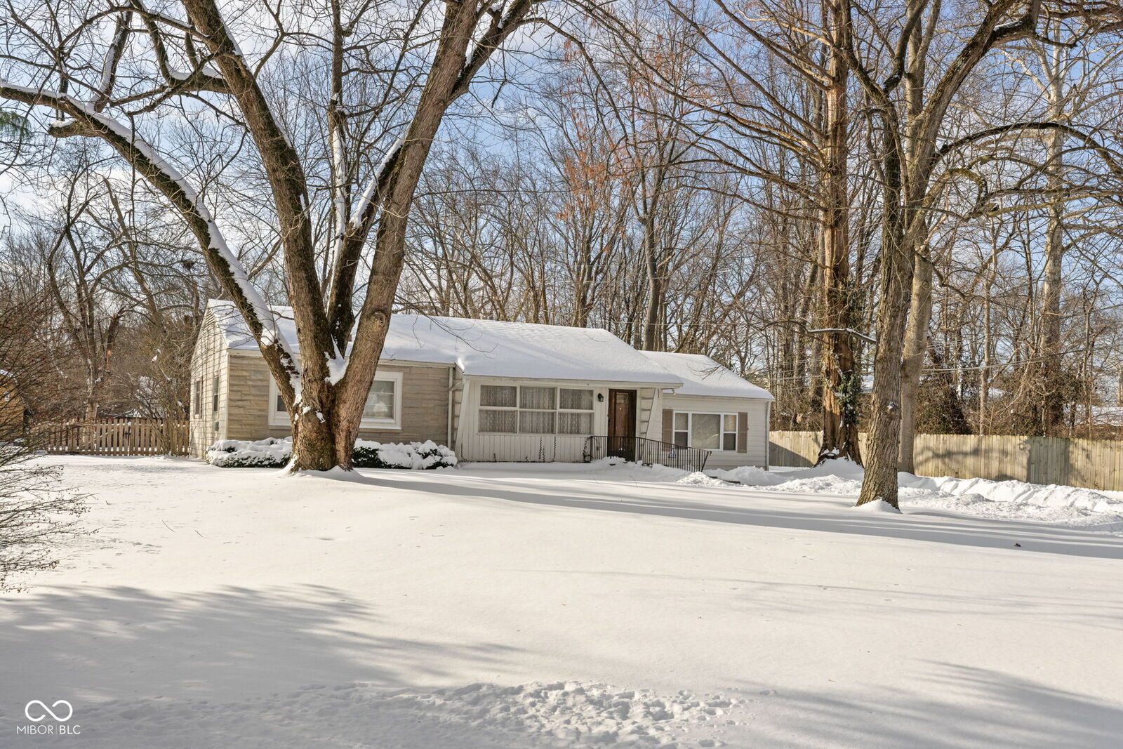 Property Photo:  2707 E 66th Street  IN 46220 