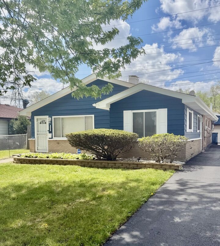 Property Photo:  1244 Balmoral Avenue  IL 60409 