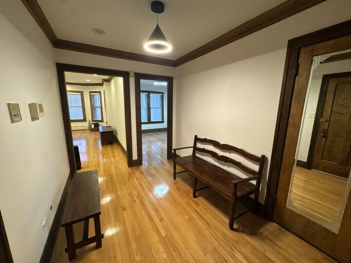 Property Photo:  2437 W North Shore Avenue 2  IL 60645 