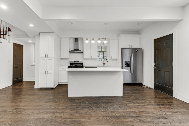 Property Photo:  6553 S Eberhart Avenue  IL 60637 