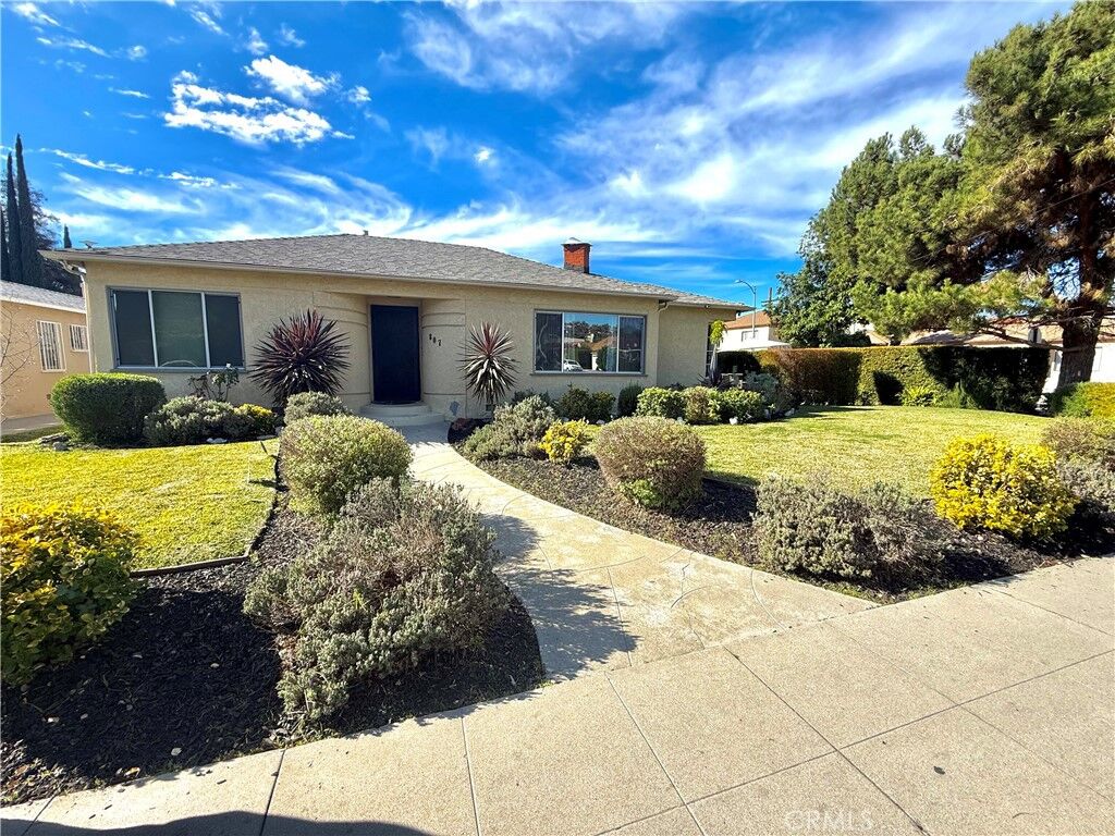 Property Photo:  807 S Verdugo Rd  CA 91205 
