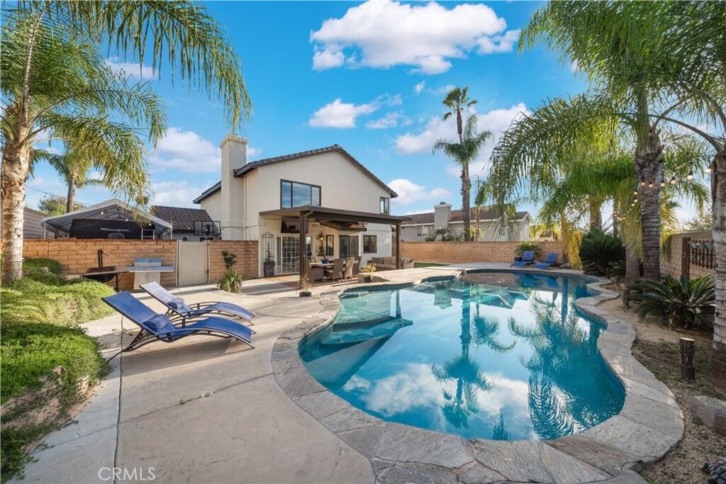 Property Photo:  39545 Copper Craft  CA 92562 