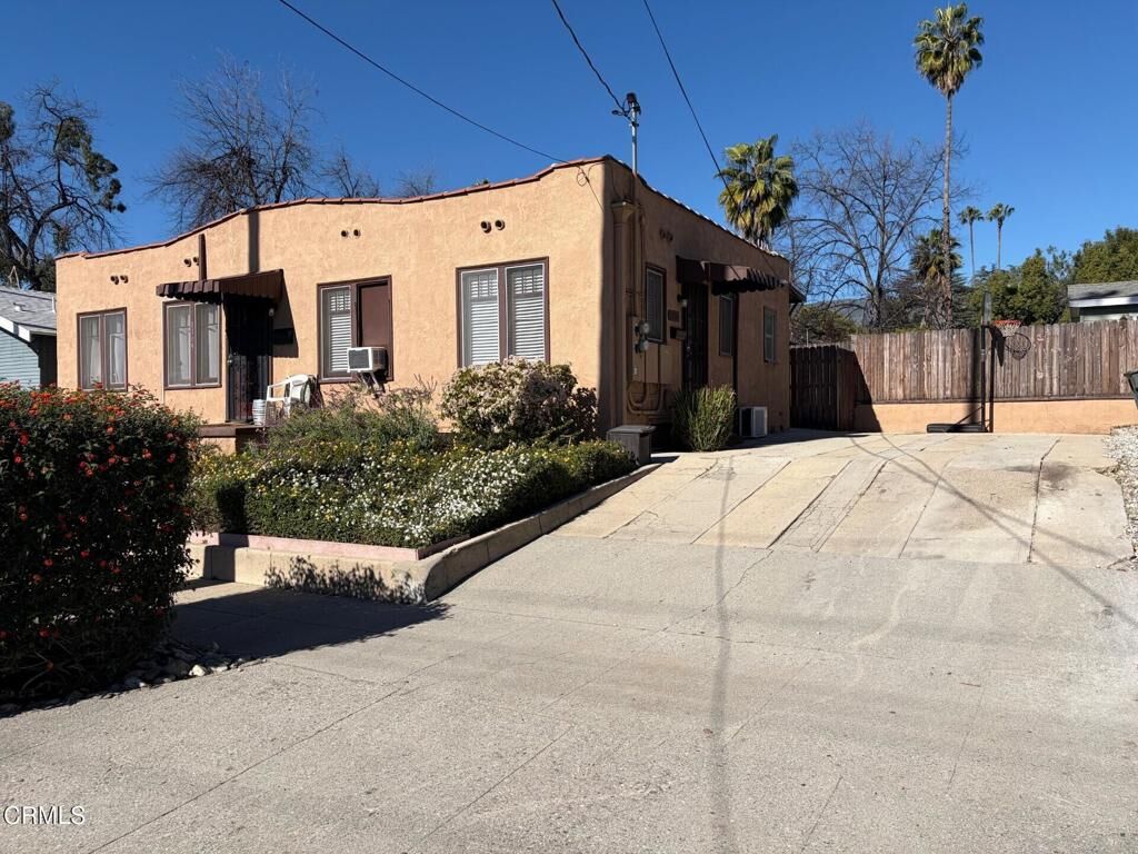 Property Photo: 1107 E Howard Street CA 91104