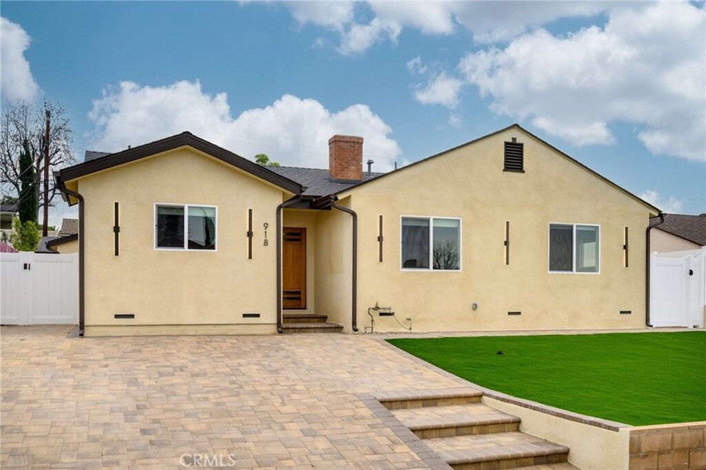 Property Photo:  918 University  CA 91504 