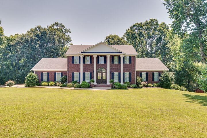 Property Photo:  1192 Austin Cir  TN 38464 