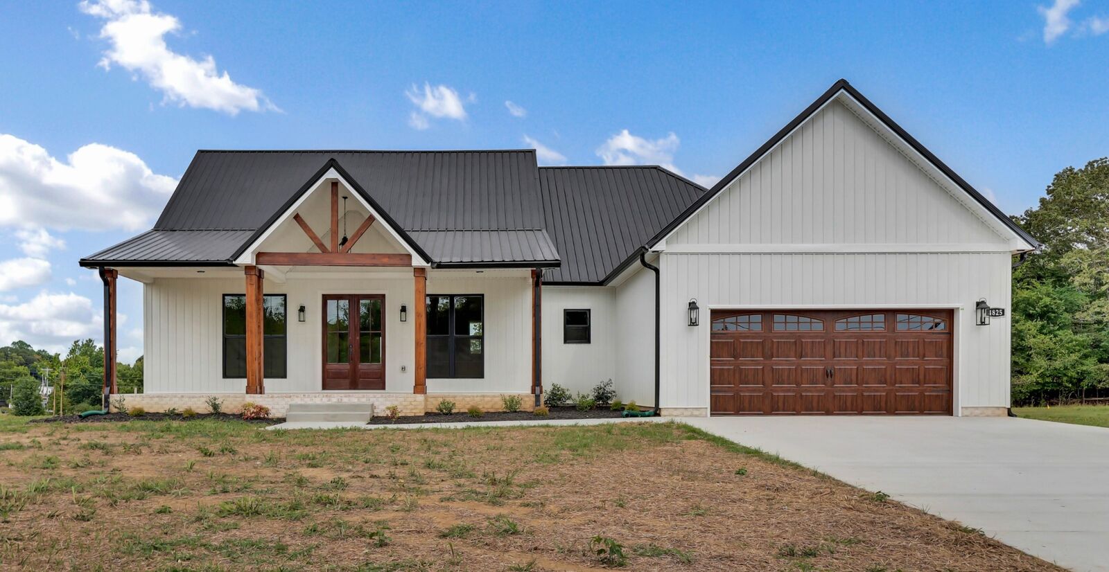 Property Photo: 4883 Hunter Rd TN 37171