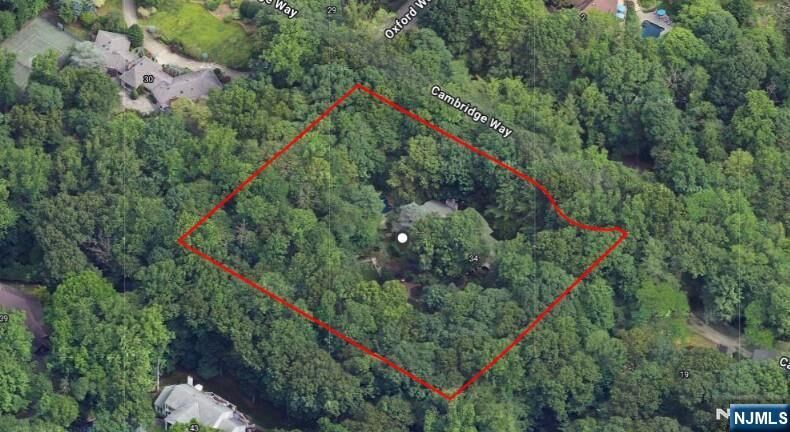 Property Photo:  34 Cambridge Way  NJ 07620 