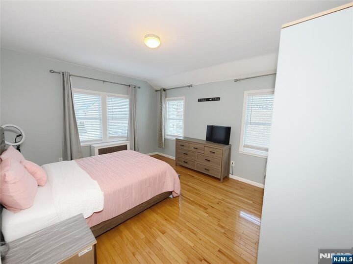 Property Photo:  40 Stuyvesant Road  NJ 07666 