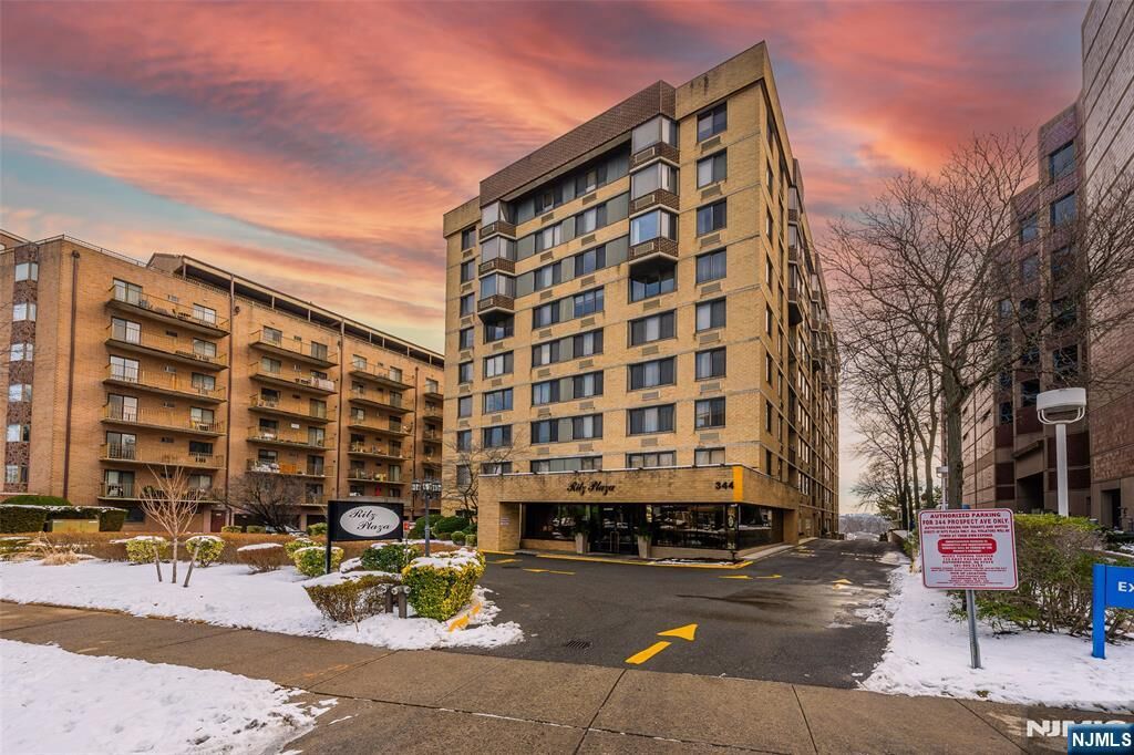 Property Photo:  344 Prospect Avenue 2E  NJ 07601 