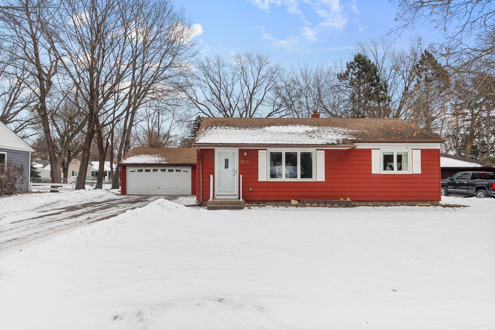 Property Photo:  2910 Simpson Street  MN 55113 
