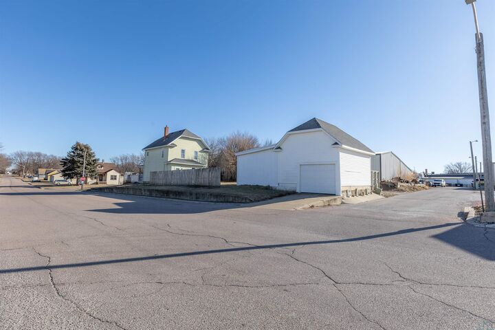 Property Photo: 111 5th N IA 51034