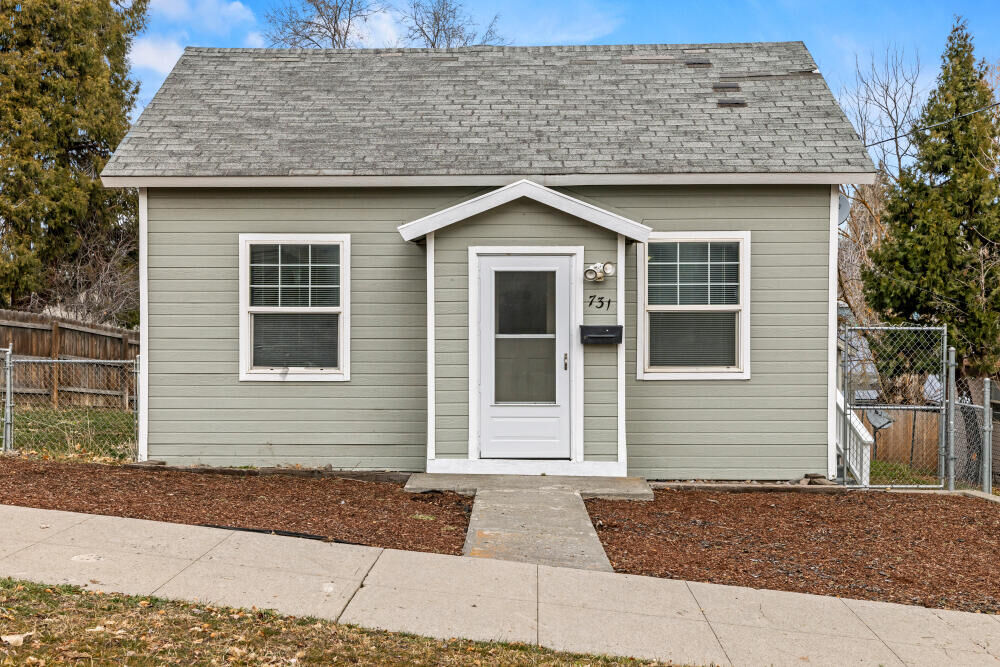 Property Photo:  731 Rose Street  OR 97601 