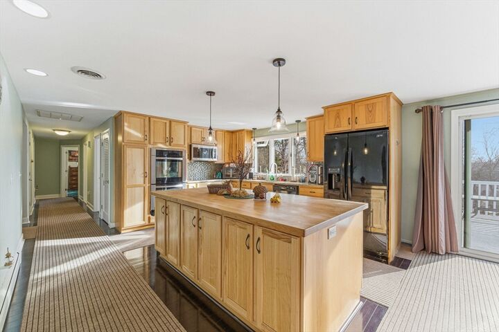 Property Photo:  5 Oak Ter  MA 01922 