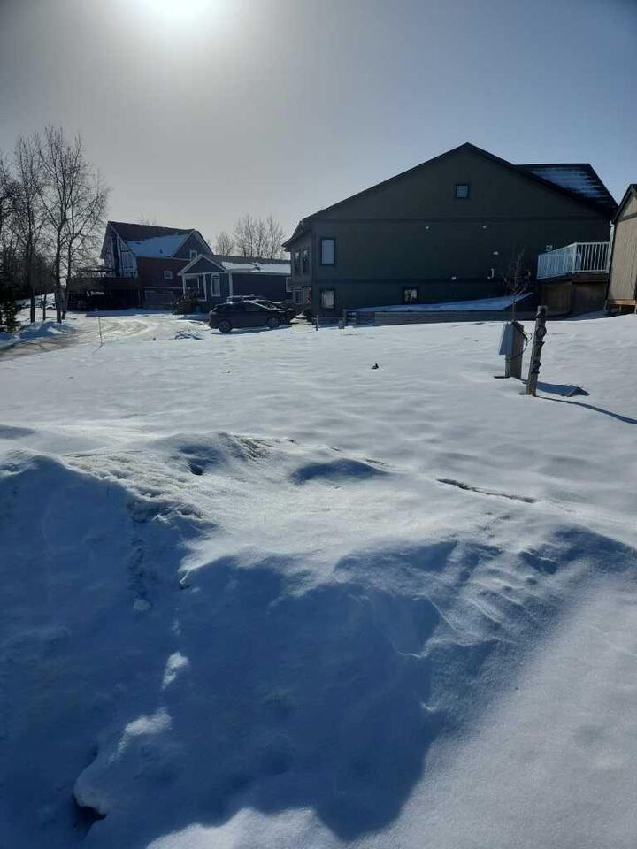 Property Photo:  25054 South Pine Lake Road 4072  AB T0M 1S0 