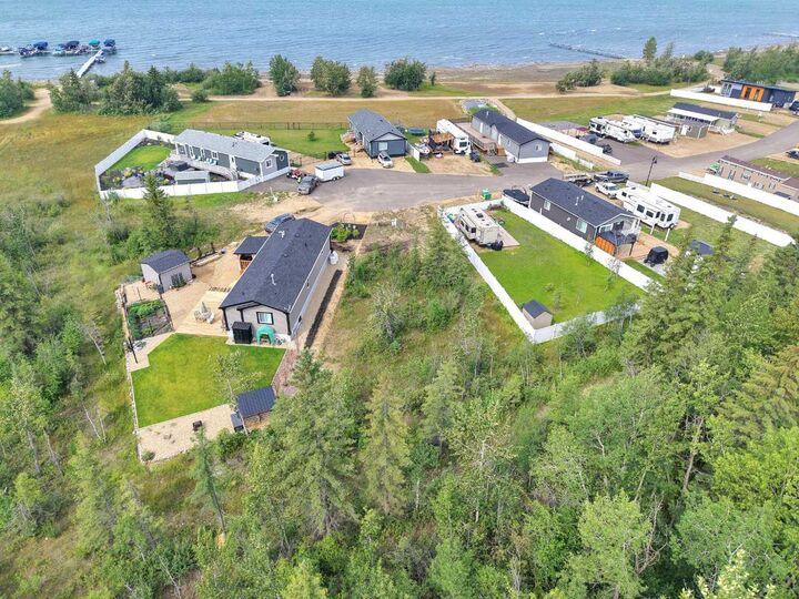 Property Photo: 41310 Range Road 282 146 AB T4L 2N3