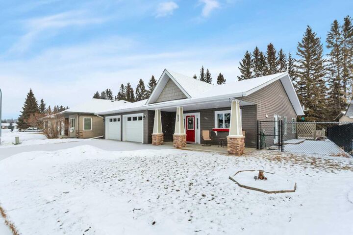 Property Photo:  605 5 Street SW  AB T0M 1X0 