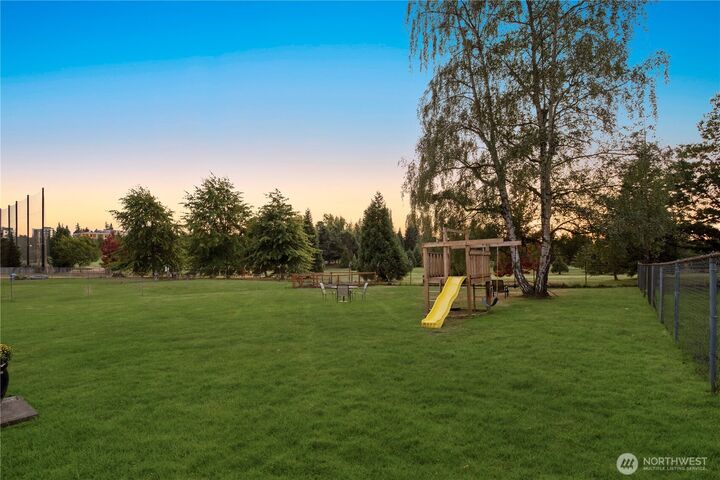 Property Photo:  708  Waverly Avenue  WA 98201 