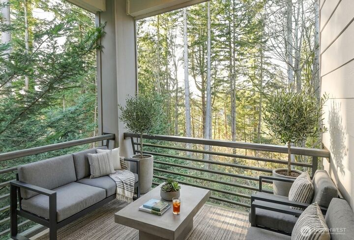 Property Photo: 13724 Ash Way C1 WA 98204