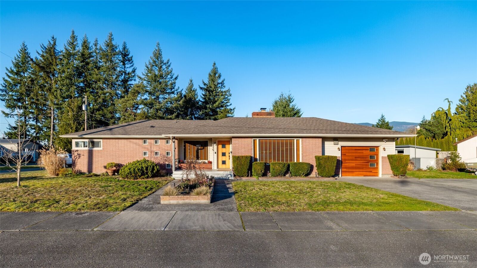 Property Photo:  615  Dean Drive  WA 98284 