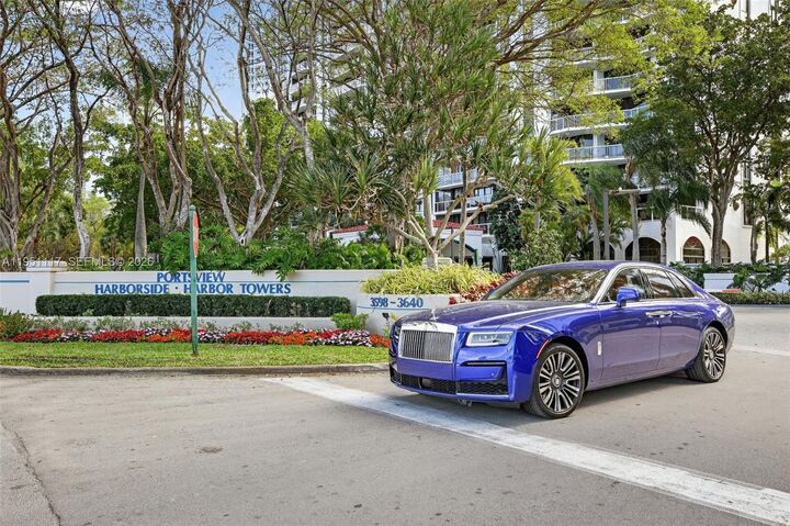 Property Photo: 3598 Yacht Club Dr Ph2 FL 33180