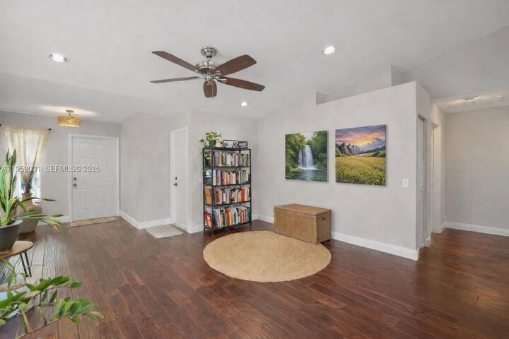 Property Photo: 4036 Pine Ridge Ln FL 33331