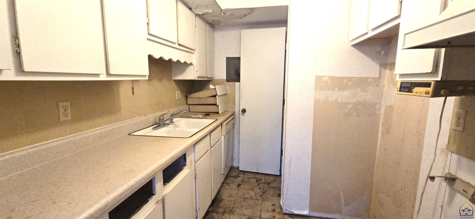 Property Photo:  3008 SW Lydia Ave Unit 4  KS 66614 