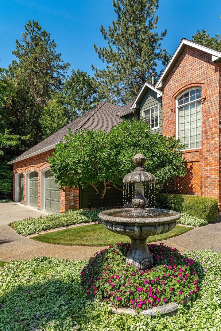 Property Photo:  13431 N Whitehouse Ct  WA 99208-7226 