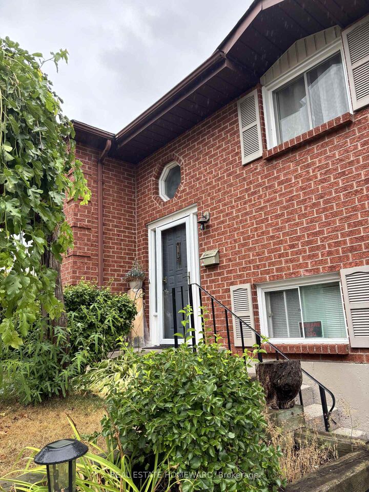 Property Photo:  35 Bleeker Avenue  ON K8V 5Y2 