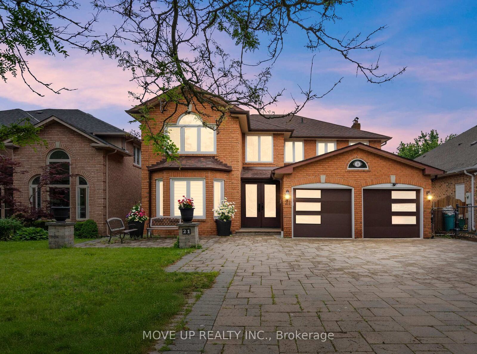 Property Photo: 21 Gaby Court ON L4C 8X1