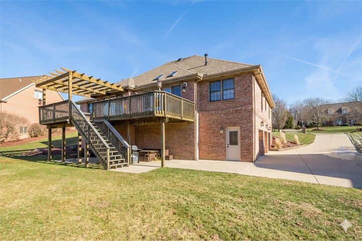 Property Photo: 246 Arrowhead Lane PA 15330