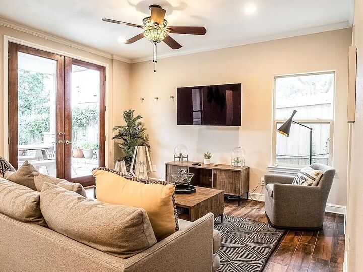 Property Photo: 16308 Lake Loop TX 78734