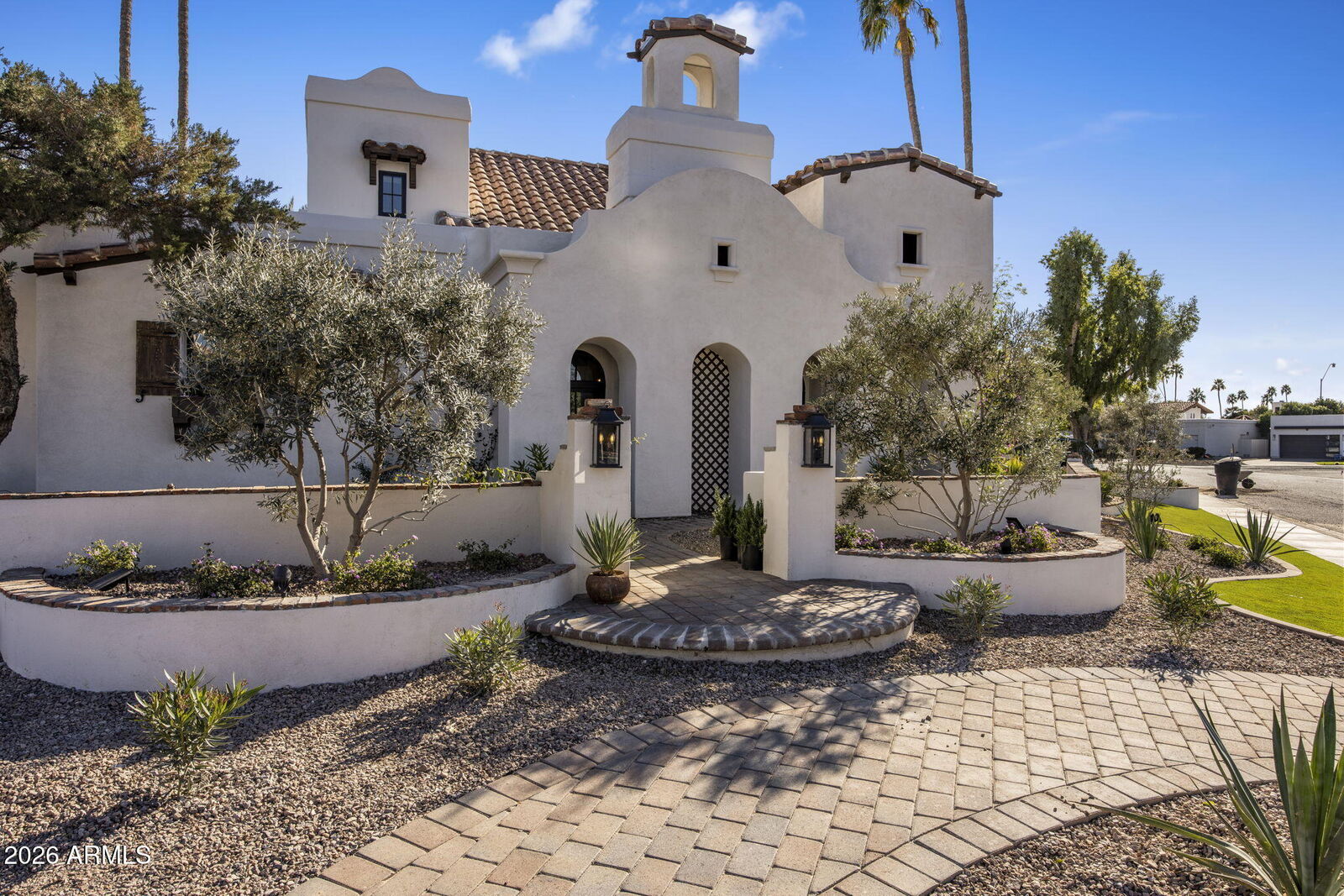 Property Photo:  8127 E Del Capitan Drive  AZ 85258 