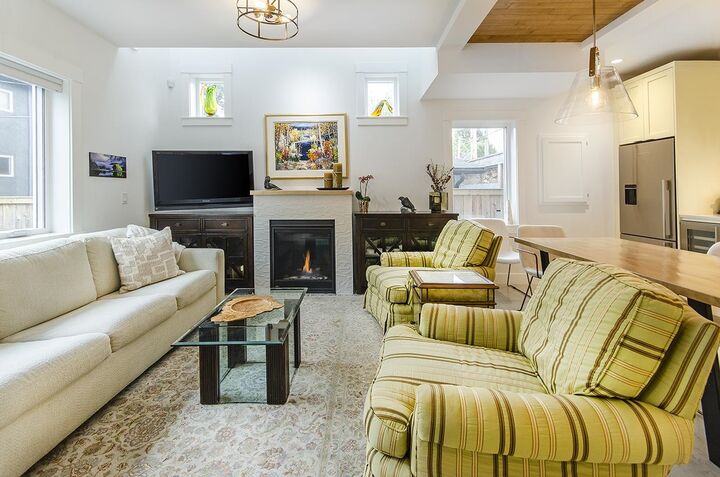 Property Photo:  762 E 10th Avenue 3  BC V5T 2A7 