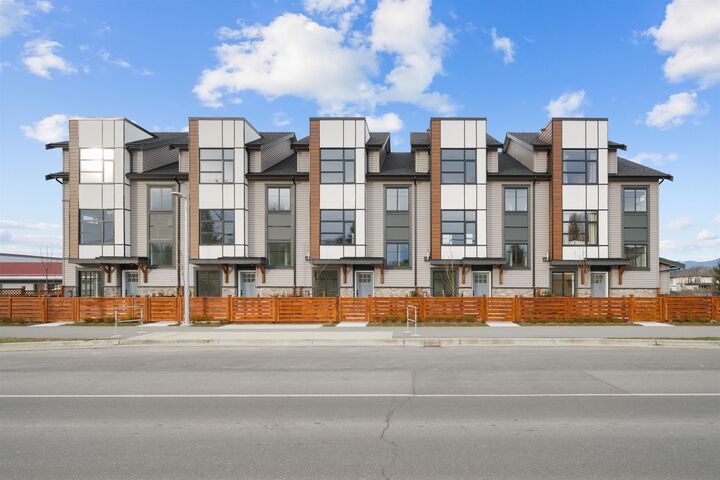 Property Photo: 32929 Cherry Avenue 48 BC V2V 0H5