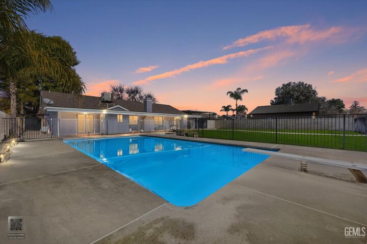 Property Photo:  14825 Henderson Avenue  CA 93314 